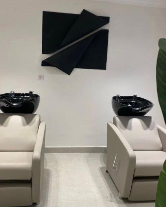 Picture of صالون نسائي للبيع في صباح السالم