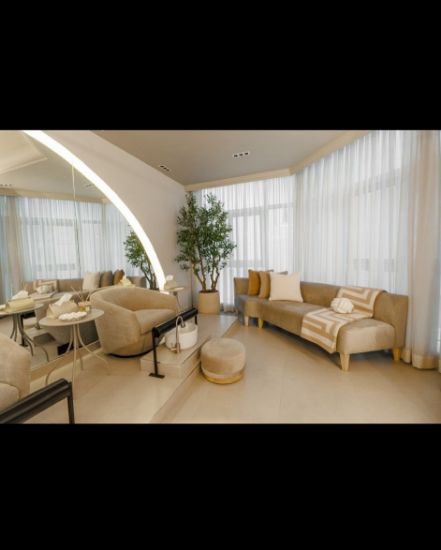 Picture of صالون بالشعب البحري في موقع مميز 