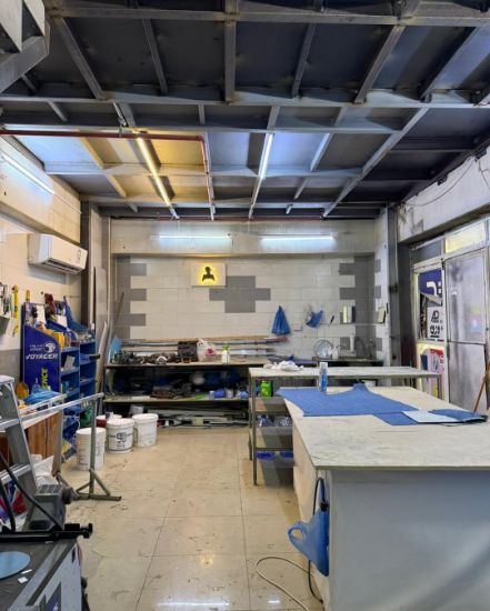 Picture of معرض مع ورشه للاعلانات المضيئه و طباعه الرول اب