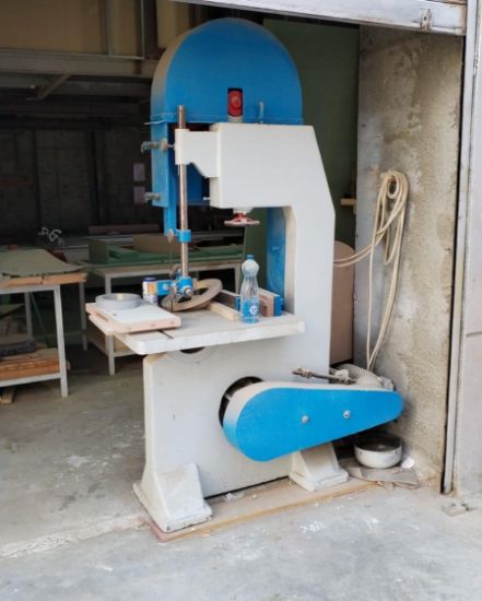 Picture of منجرة مجهزه بالكامل في الشويخ الصناعيه