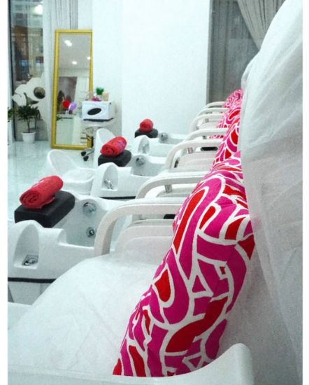 Picture of صالون نسائي مجهز في السالمية بجانب مرينا مول